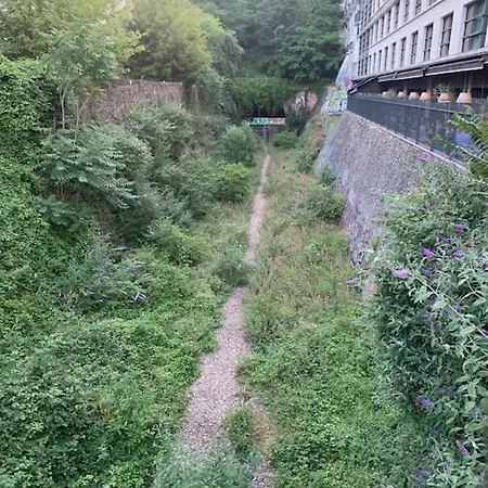 Garden Studio With Balcony Metro Gambetta * Paris
