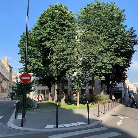 Garden Studio With Balcony Metro Gambetta *