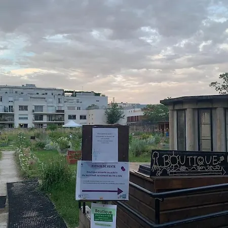 Apartment Garden Studio With Balcony Metro Gambetta